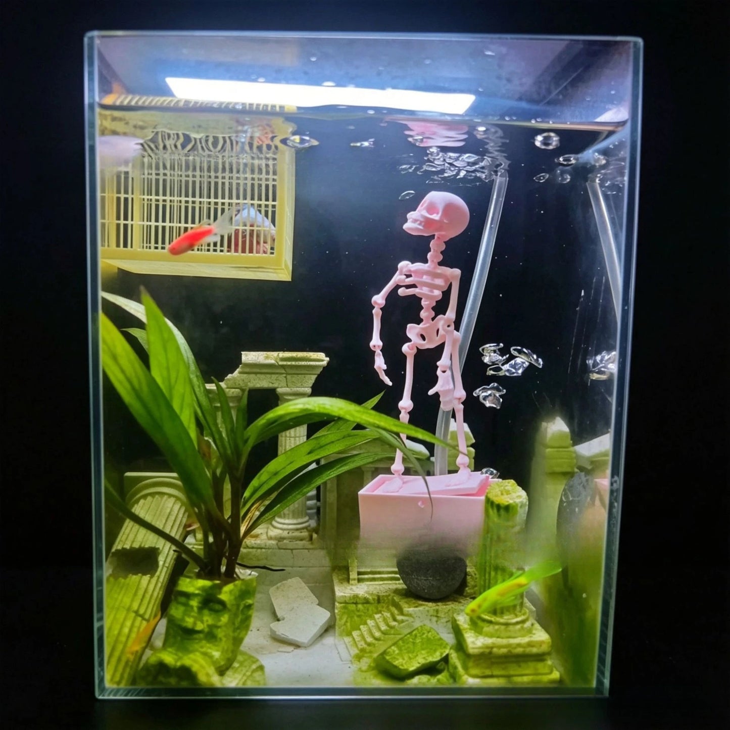 Realistic Dancing Skeleton Aquarium Air Bubbler, Decorative Fish Tank Ornament Equipped with Air Hose