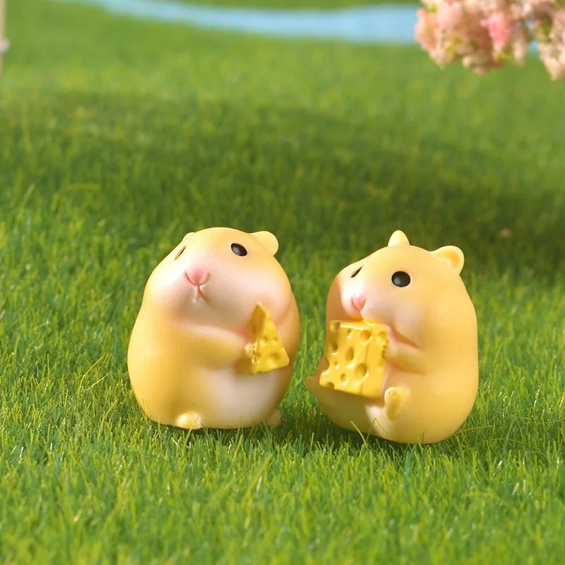 4PCS Mixed Cute Hamster Eating Food Resin Figurines Miniature Micro Landscape Garden Desktop Decor Craft Supplies