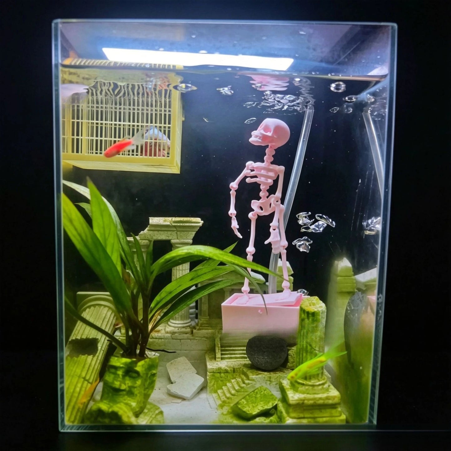 Realistic Dancing Skeleton Aquarium Air Bubbler, Decorative Fish Tank Ornament Equipped with Air Hose